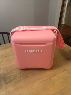 Igloo 11 qt Tag-a-long hard shell coral pink Portable Cooler
